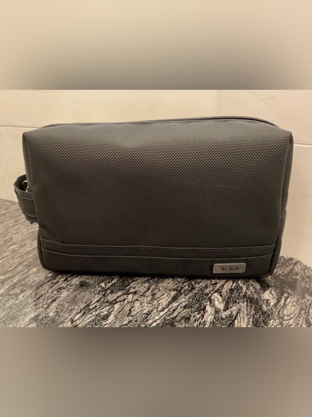 NEW - TUMI Ballistic Nylon Zippered Medium Kit - Pouch - Cosmetic Bag ALL BLACK